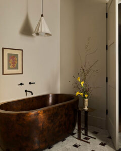 Main Bathroom Tub