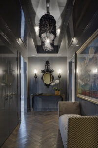 gold coast pied de terre glam foyer